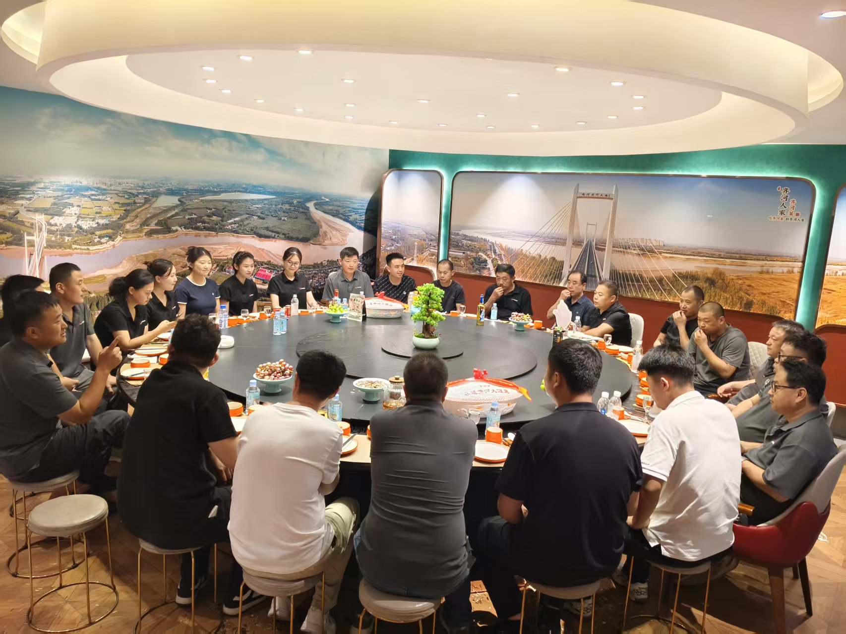 途佳总部召开2026年年中会议，总经理崔栋部署下半年工作